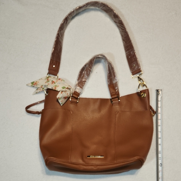 Steve Madden Handbags - Steve Madden Tan Shoulder Bag with Floral Accent